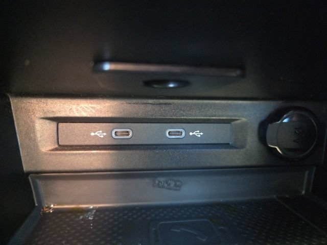 Used 2024 Volkswagen Tiguan SE R-Line AWD/4WD image 19