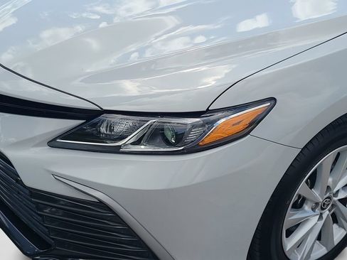 Used 2024 Toyota Camry LE FWD image 22