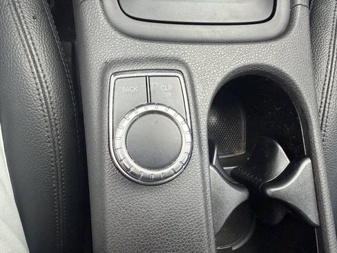 Used 2014 Mercedes-Benz CLA 250 4MATIC image 21