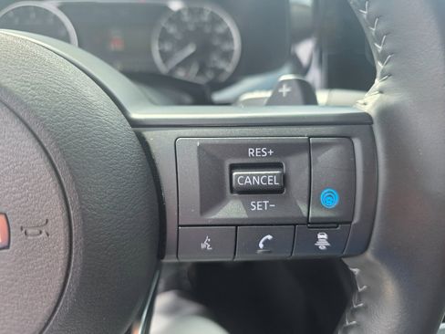 Used 2025 Nissan Pathfinder SV AWD/4WD image 22