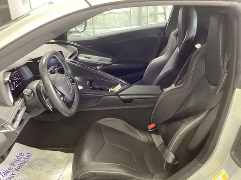 Used 2021 Chevrolet Corvette Stingray Coupe w/ Z51 Performance Package RWD image 9