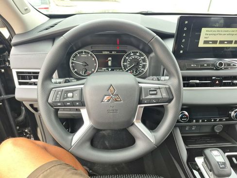 New 2026 Mitsubishi Outlander ES FWD image 14
