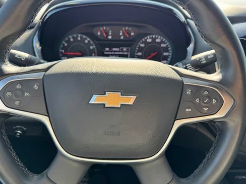 Used 2023 Chevrolet Traverse LT FWD image 28