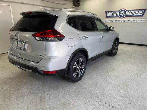Used 2019 Nissan Rogue SV w/ Premium Package AWD/4WD image 4