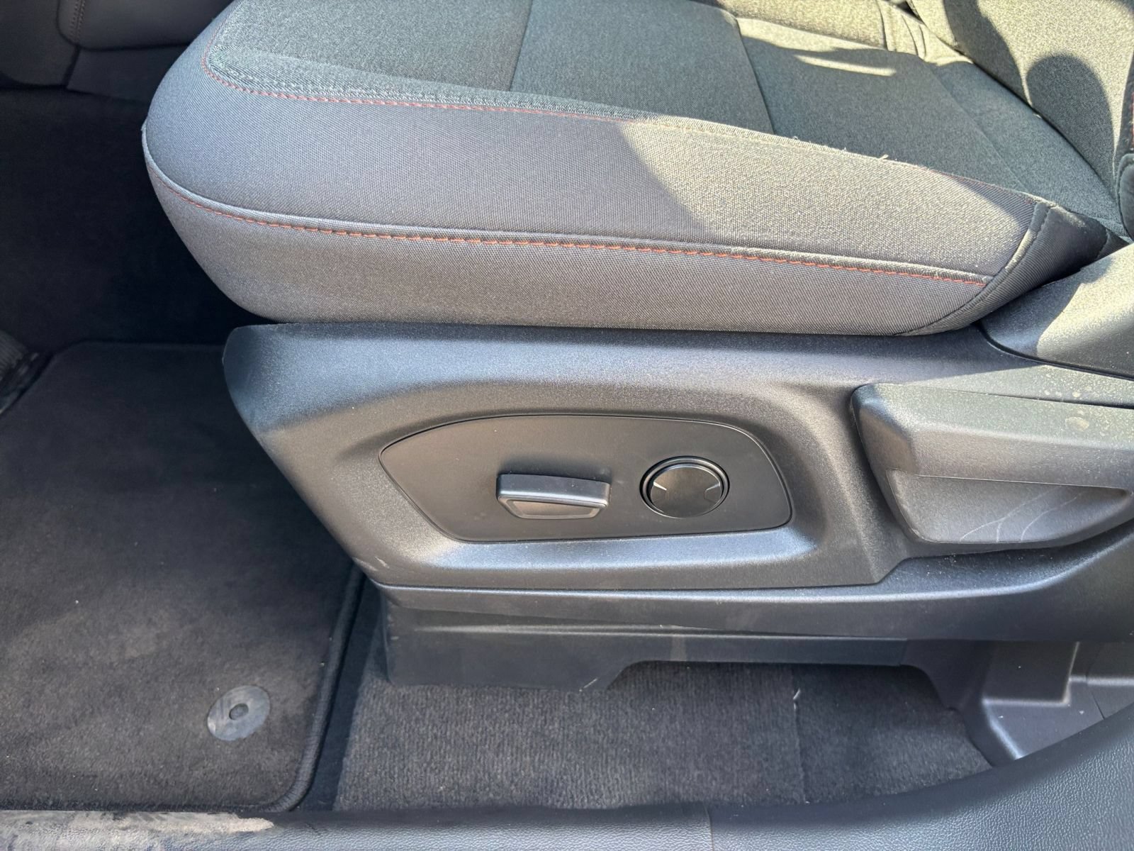 Used 2026 Ford Explorer Active AWD/4WD image 22
