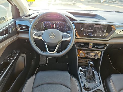 Certified 2023 Volkswagen Taos SEL image 7