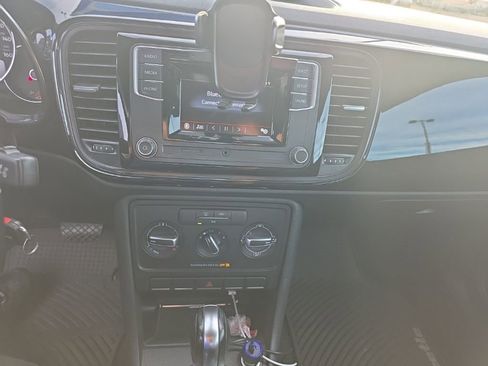 Used 2017 Volkswagen Beetle 1.8T S image 15