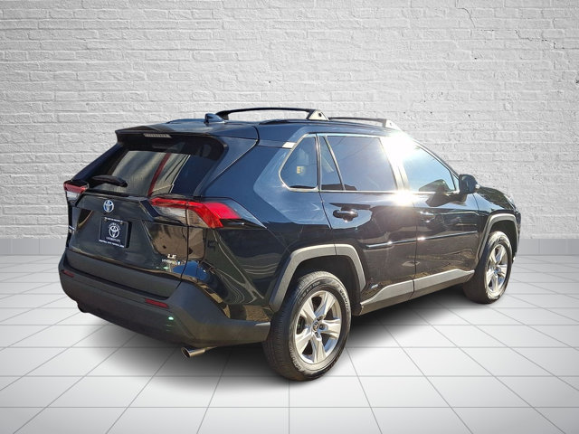 Used 2021 Toyota RAV4 LE AWD/4WD image 6