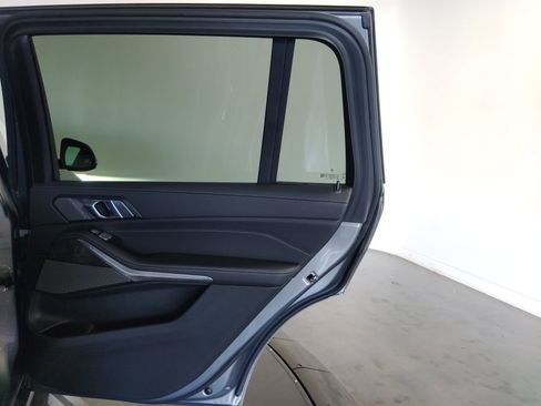 Used 2023 BMW X7 xDrive40i w/ Premium Package image 46