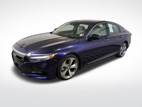 Used 2018 Honda Accord Touring image 1