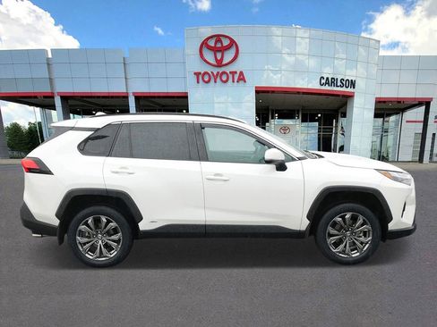 Certified 2022 Toyota RAV4 XLE Premium AWD/4WD image 4