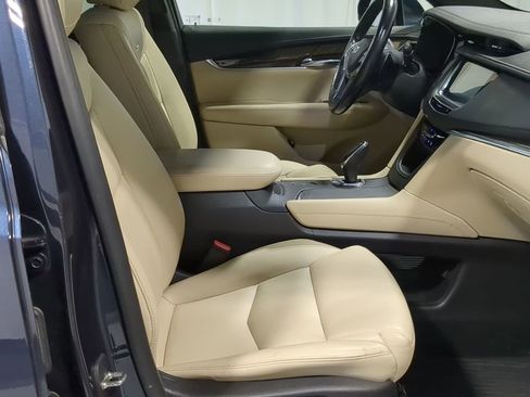 Used 2019 Cadillac XT5 FWD image 33