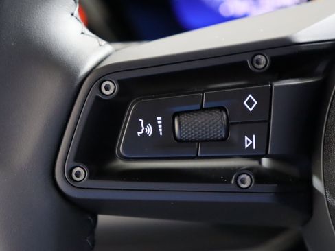 Used 2024 Porsche Macan 4 Electric image 30