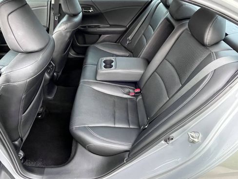 Used 2017 Honda Accord Touring image 24
