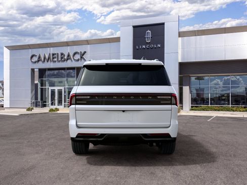 New 2027 Lincoln Navigator Reserve w/ Jet Appearance Package AWD/4WD image 31
