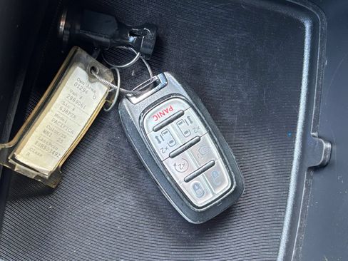 Used 2025 Chrysler Pacifica Select FWD image 21