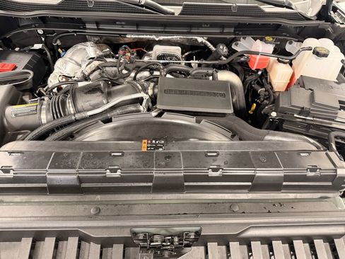 Used 2025 Chevrolet Silverado 2500 LT image 38