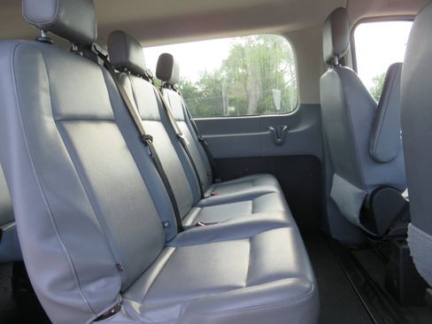 Used 2015 Ford Transit 350 XL image 25