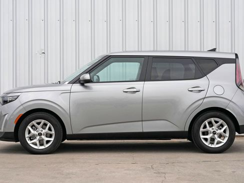 Used 2024 Kia Soul LX w/ Option Group 015 image 8