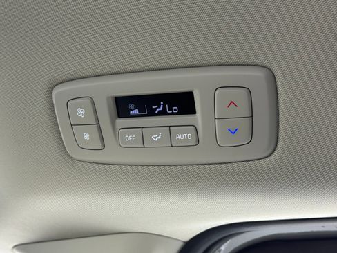 Used 2025 Kia Carnival EX image 38