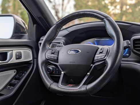 Used 2020 Ford Explorer ST w/ Premium Technology Package image 13