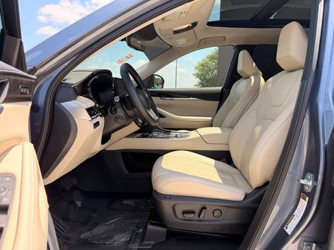 Used 2023 INFINITI QX60 Sensory w/ Vision Package AWD/4WD image 2