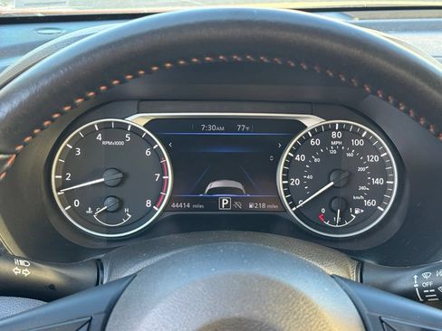 Used 2025 Nissan Sentra SR w/ SR Premium Package FWD image 8