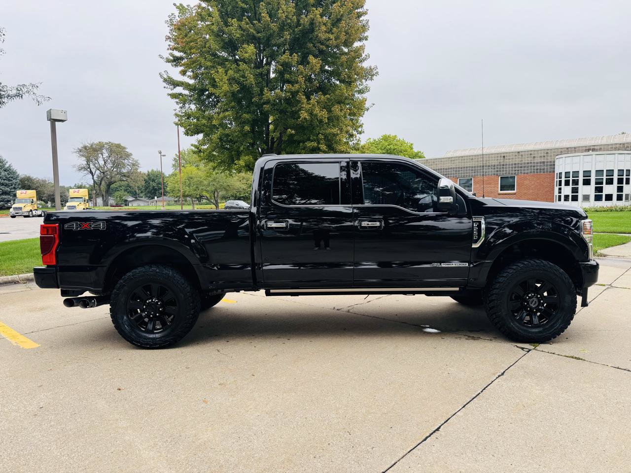 Used 2021 Ford F250 Platinum AWD/4WD image 2