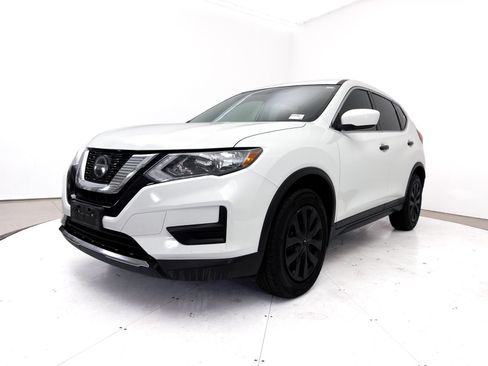 Used 2018 Nissan Rogue S AWD/4WD image 3