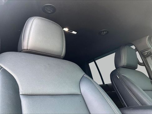 Used 2026 Chevrolet Traverse LT w/ LPO, Floor Liner Package FWD image 28
