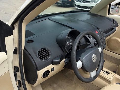 Used 2004 Volkswagen Beetle GLS FWD image 40