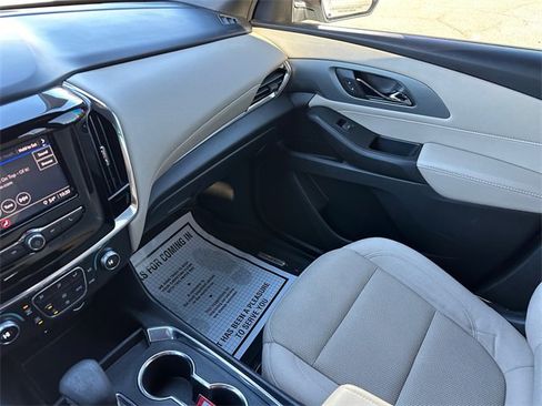 Used 2023 Chevrolet Traverse LS image 29