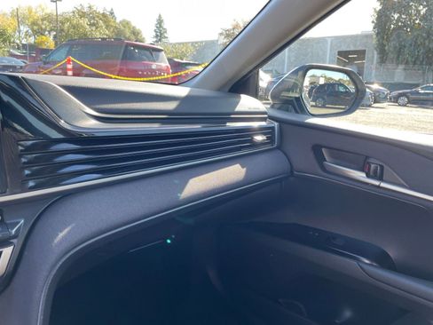 Used 2025 Toyota Camry LE image 34