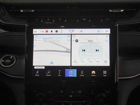 Used 2022 Jeep Grand Cherokee Limited 4xe w/ Luxury Tech Group II AWD/4WD image 15