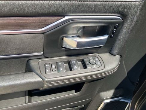 Used 2025 RAM 2500 Laramie AWD/4WD image 11