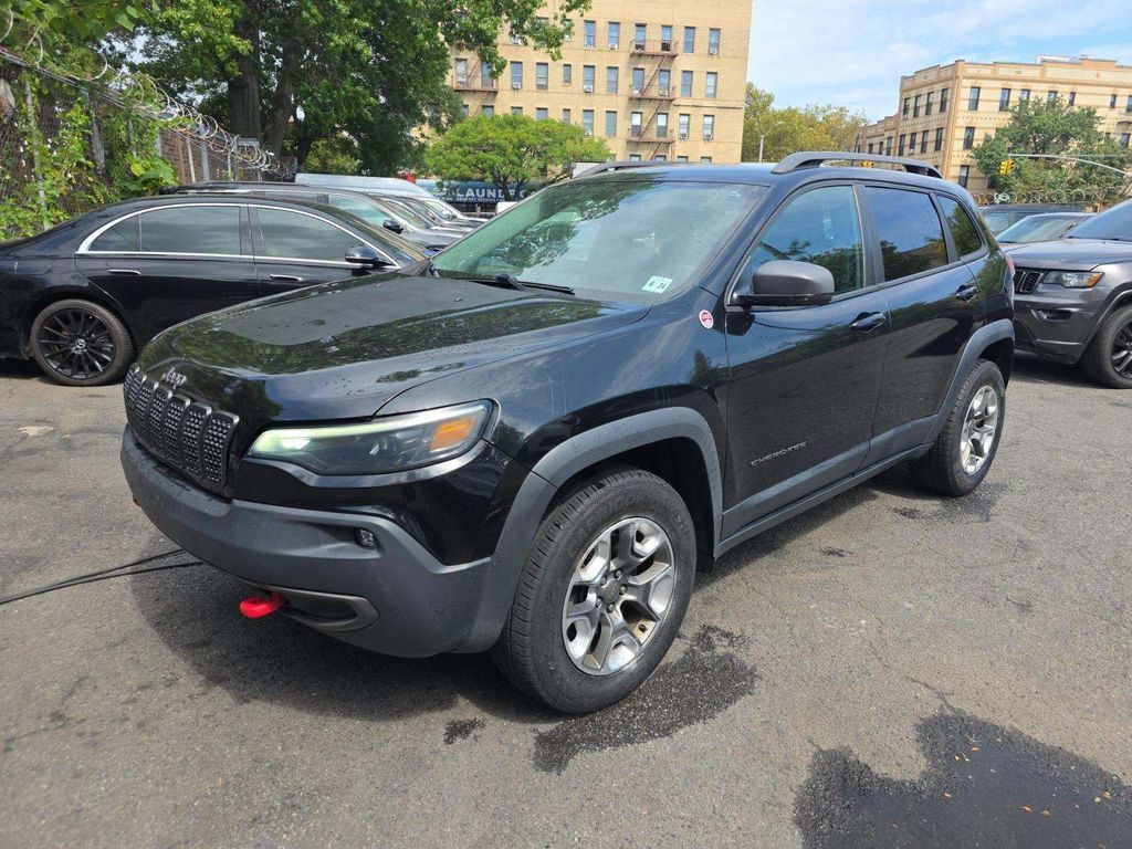 Used 2019 Jeep Cherokee Trailhawk AWD/4WD image 1