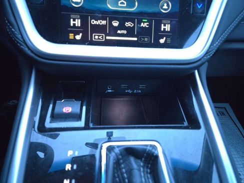 Used 2020 Subaru Outback Premium image 21