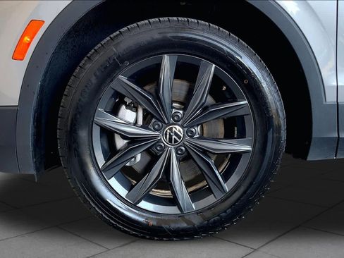 Used 2024 Volkswagen Tiguan SE AWD/4WD image 11