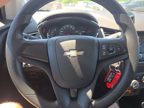 Used 2018 Chevrolet Trax LS FWD image 13