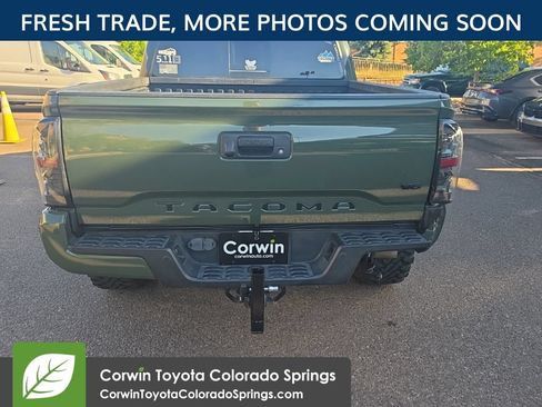 Used 2022 Toyota Tacoma TRD Off-Road w/ Technology Package AWD/4WD image 7