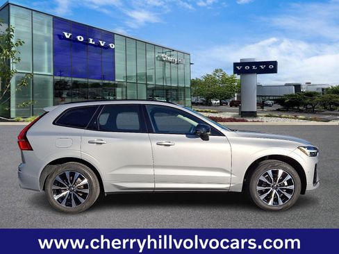 Certified 2025 Volvo XC60 B5 Plus image 8