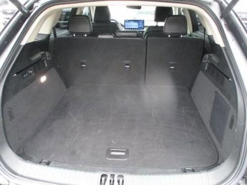 Used 2022 Lincoln Nautilus FWD w/ Premium Package image 4