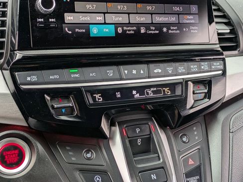 Used 2025 Honda Odyssey Sport-L image 17