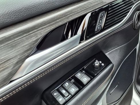 Used 2024 Jeep Wagoneer Series II AWD/4WD image 19