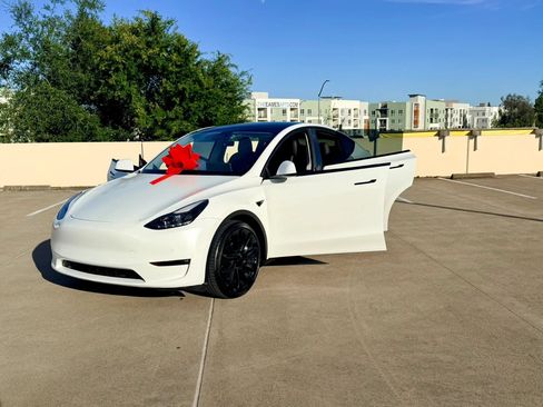 Used 2022 Tesla Model Y Performance AWD/4WD image 37