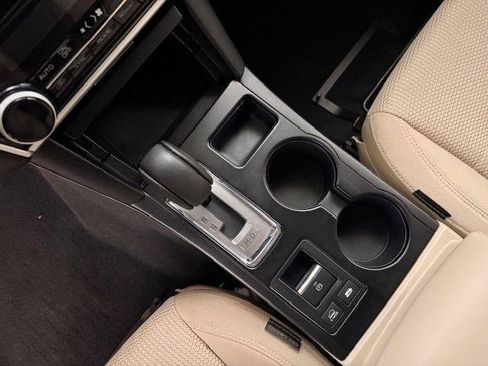 Used 2018 Subaru Outback 2.5i Premium AWD/4WD image 8