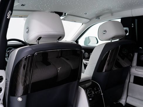 Used 2023 Rolls-Royce Phantom Sedan RWD image 24