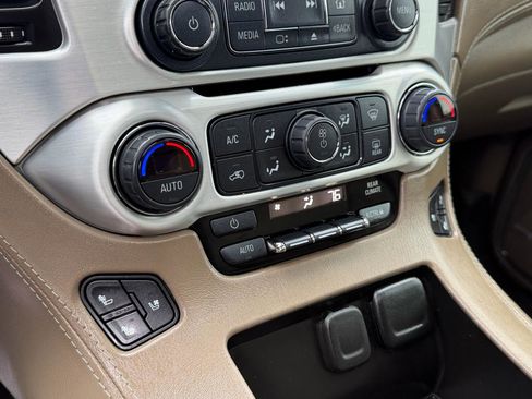 Used 2019 GMC Yukon XL SLT w/ Premium Edition image 22