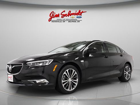 Used 2019 Buick Regal Essence w/ Driver Confidence Package I FWD image 3