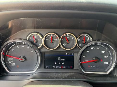 Used 2019 Chevrolet Silverado 1500 LT Trail Boss AWD/4WD image 17